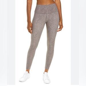 VARLEY LUNA LEGGINGS; size SMALL in umber feather pattern: like new!